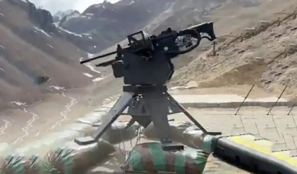 दुश्मन को खुद पहचान कर गोली मारेगी भारतीय सेना की AI मशीन गन... अद्भुत Video